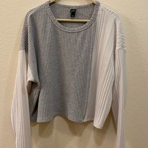 Wild Fable crop sweater size L